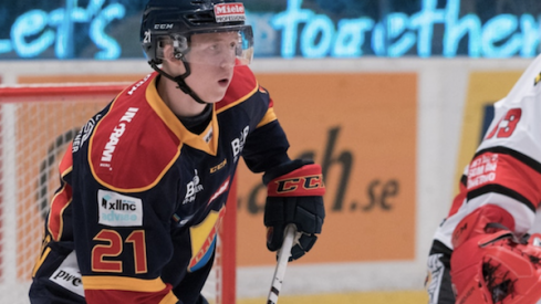 Blue Jackets forward prospect Jonathan Davidsson skates during a game in Sweden.