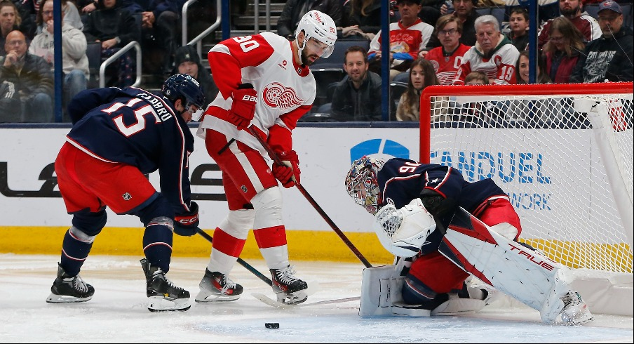 The Detroit Red Wings scored with 35.7 seconds left in regulation to break a tie game and defeat the Columbus Blue Jackets by a final of 5-4.